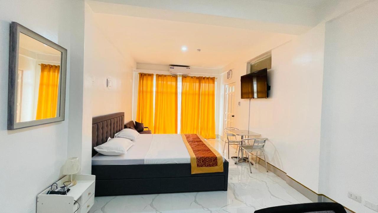Legends Hotel & Restaurant - Lemery And Taal Εξωτερικό φωτογραφία