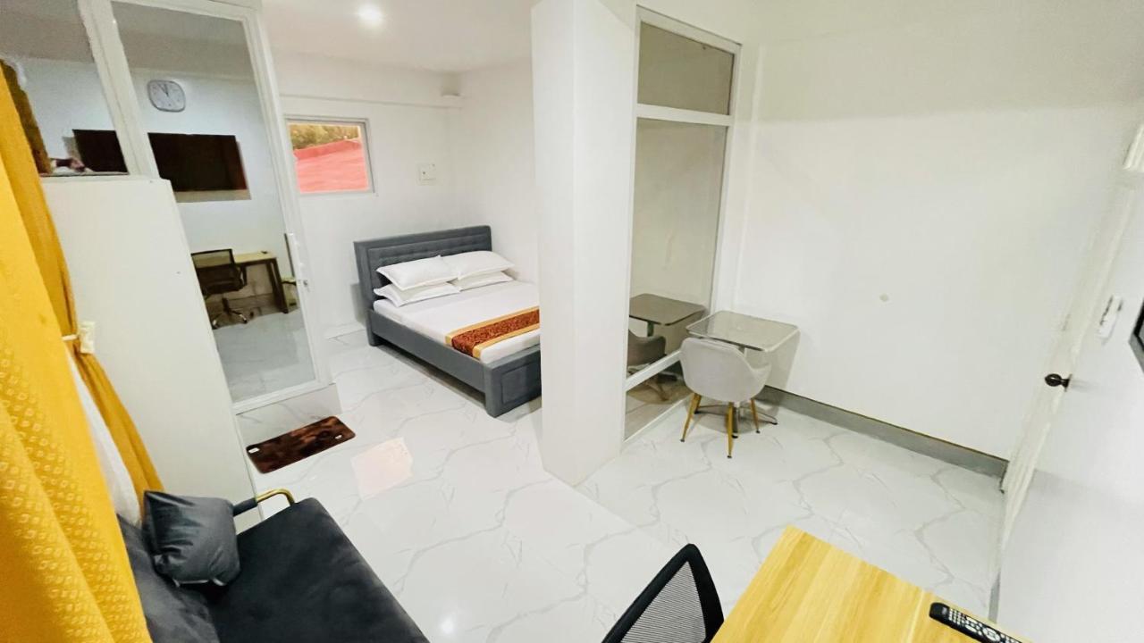 Legends Hotel & Restaurant - Lemery And Taal Εξωτερικό φωτογραφία