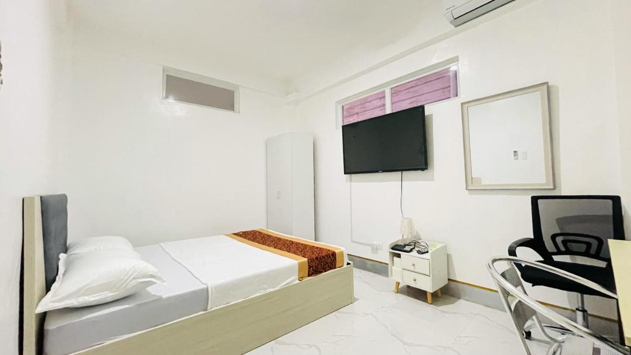 Legends Hotel & Restaurant - Lemery And Taal Εξωτερικό φωτογραφία