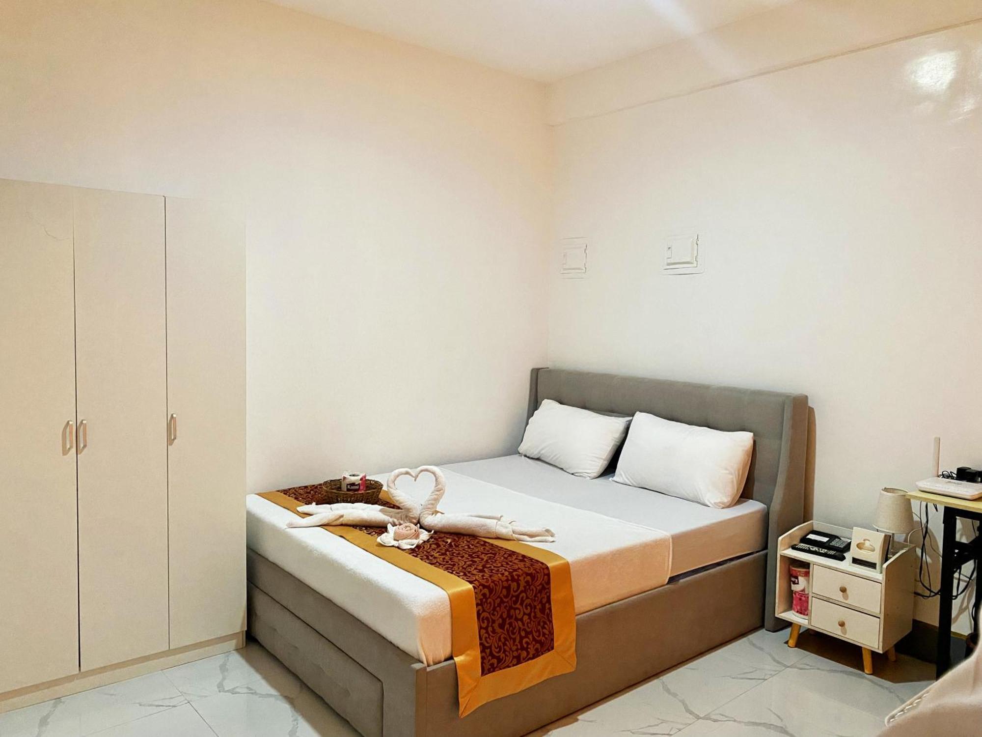Legends Hotel & Restaurant - Lemery And Taal Εξωτερικό φωτογραφία