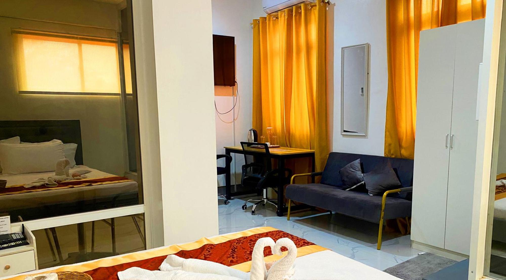 Legends Hotel & Restaurant - Lemery And Taal Εξωτερικό φωτογραφία