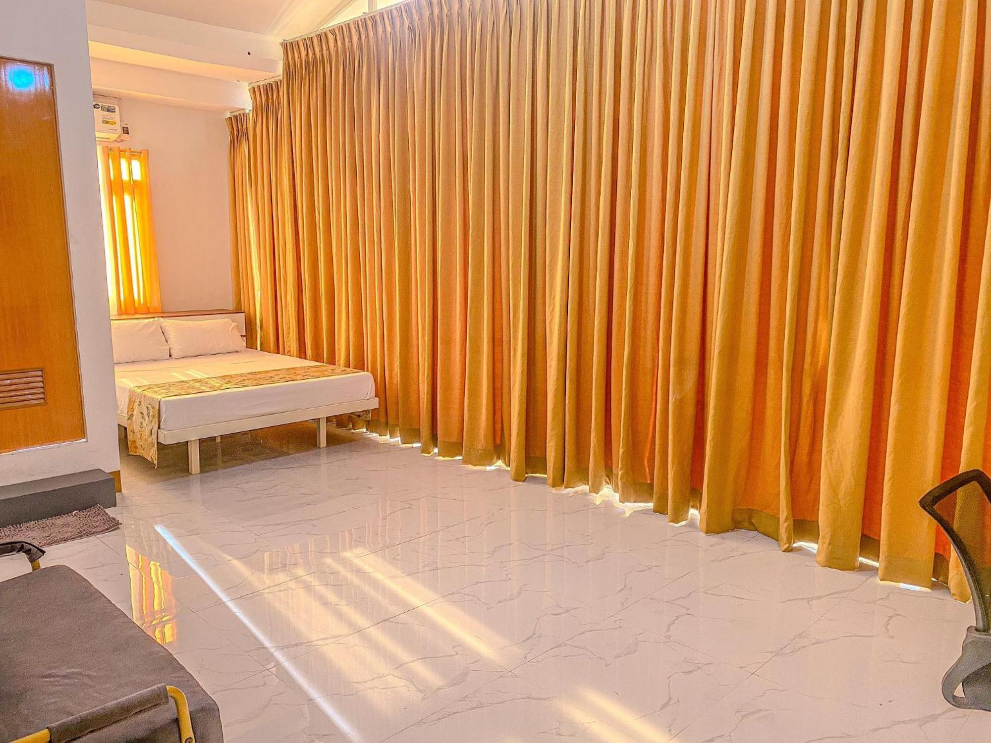 Legends Hotel & Restaurant - Lemery And Taal Εξωτερικό φωτογραφία